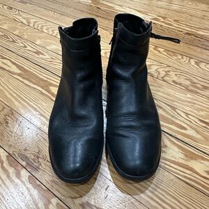 Geox women’s boots size 39